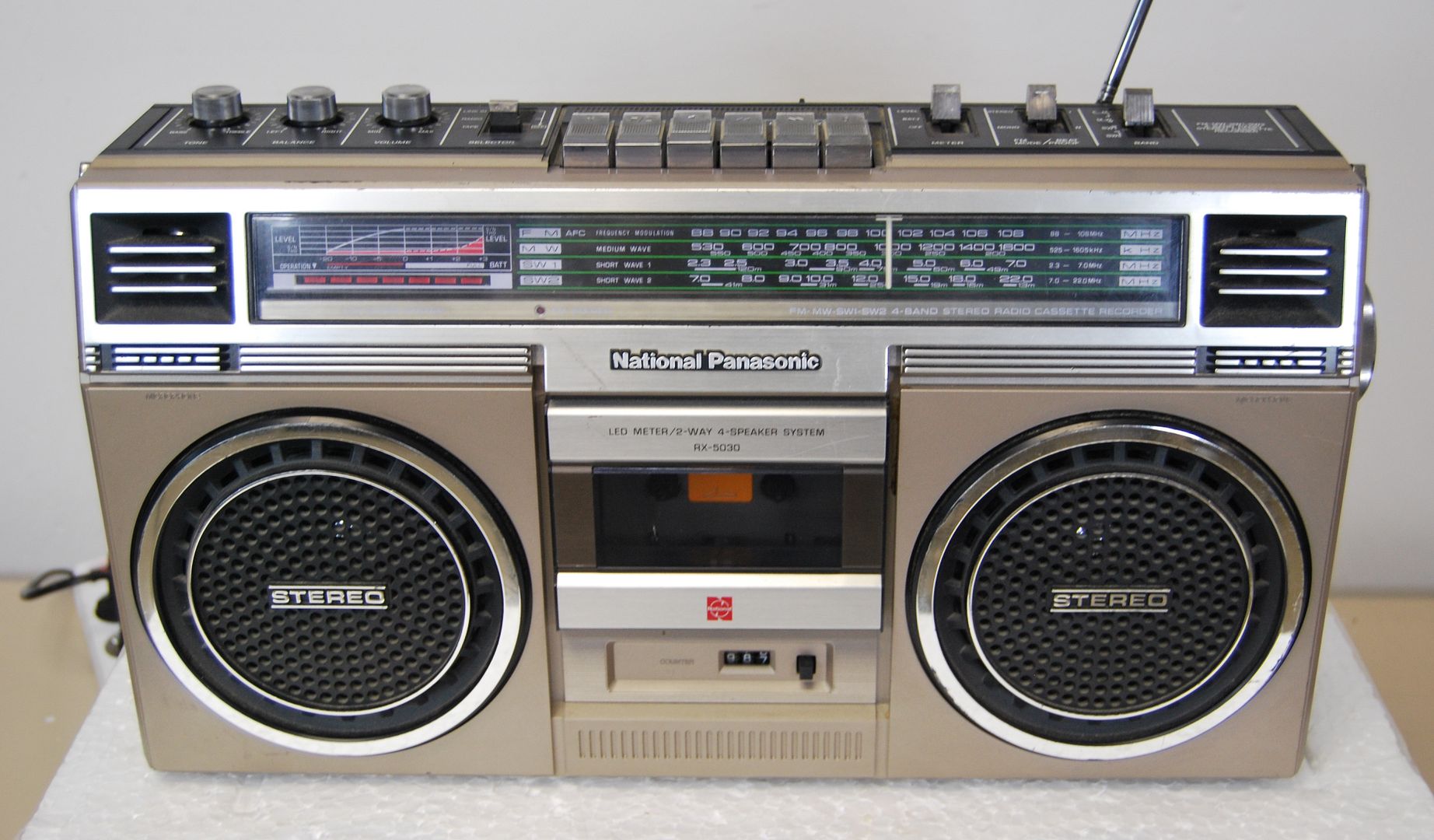 radio cassette NATIONAL PANASONIC RX5030 ( 12 MESES DE GARANTIA )
